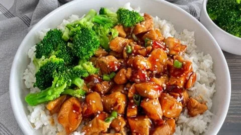 Teriyaki chicken rice bowl with tender chicken, rice, and vegetables
